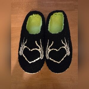 Womens slippers size 9